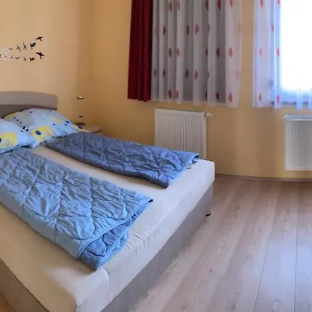 מלון דירות Liviapartman Lelle בלטונללה