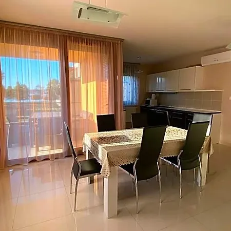 Aparthotel Liviapartman Lelle Balatonlelle