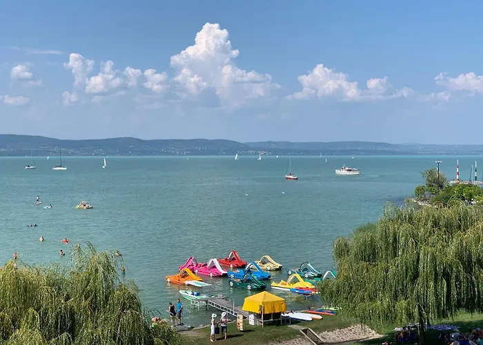 Liviapartman Lelle 3* בלטונללה